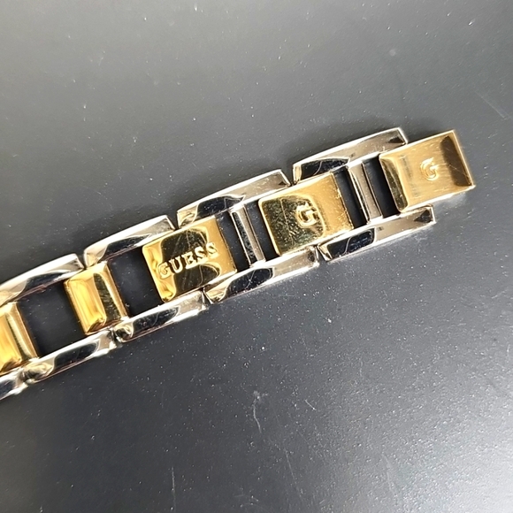 GUESS | TWO TONE WATCH - Picture 3 of 6